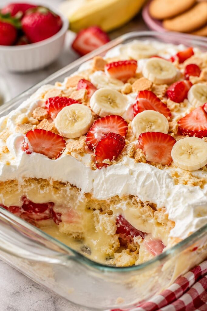 Strawberry Banana Pudding Cake