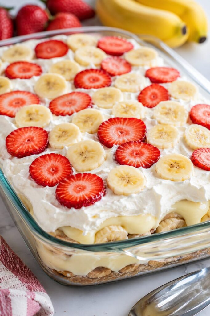 Strawberry Banana Pudding Cake
